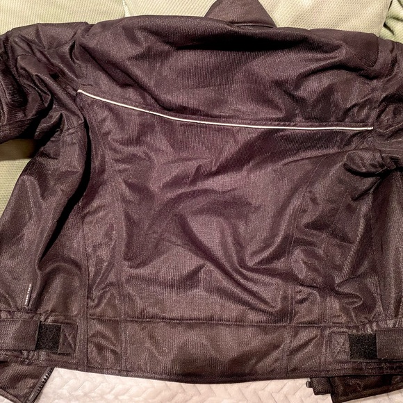 Men’s black First Gear mesh Riding Jacket, like new, with armour. Size large. - Picture 6 of 15